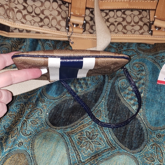 Coach Wristlet - Picture 5 of 6